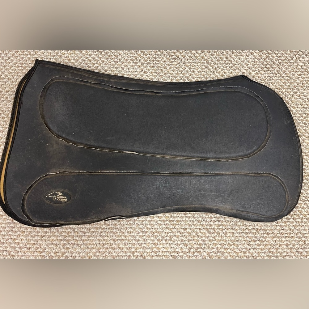 Ortho equine pad used black